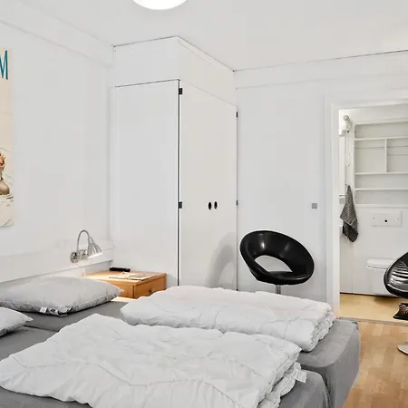 1 Bedroom Gorgeous In Apartment *